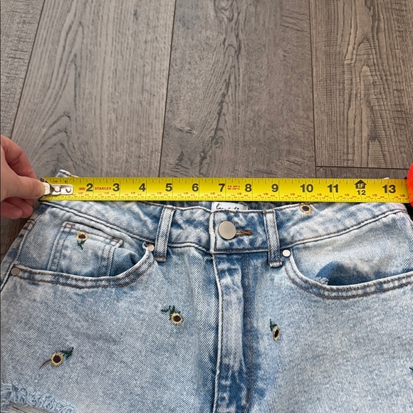 love, Fire Distressed Light Blue Jeans with Embroidered sunflowers - Picture 9 of 12